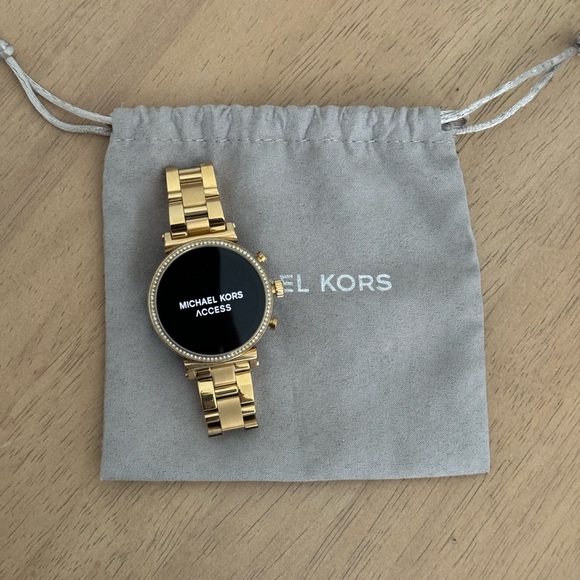 Michael Kors Sofie Smartwatch - Picture 1 of 3